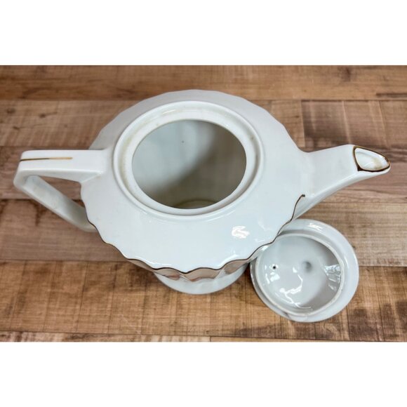 Vintage Japan Floral Porcelain Teapot With Gold Trim & Lid Scalloped Design - Picture 5 of 6